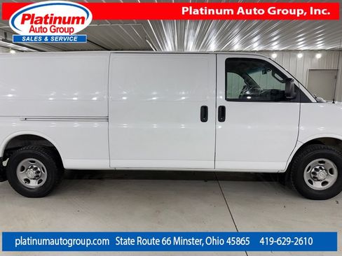 Used 2017 Chevrolet Express 3500 Extended RWD image 6