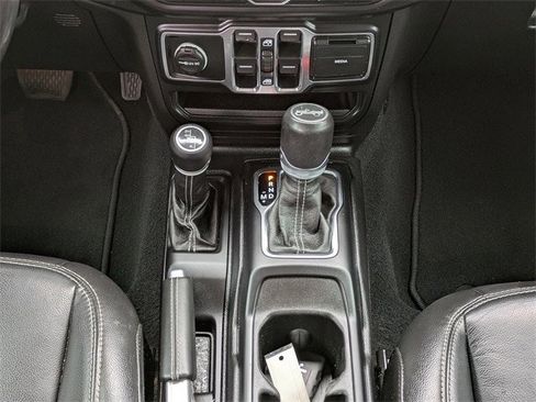 Used 2019 Jeep Wrangler Unlimited Sahara image 19