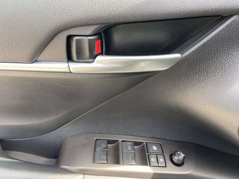Used 2024 Toyota Camry SE FWD image 12