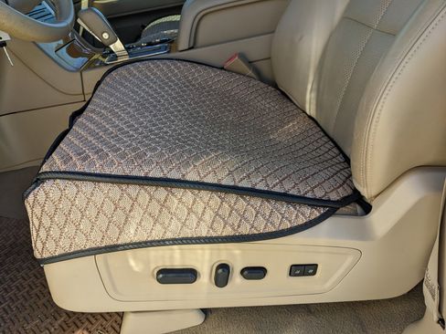 Used 2010 Lincoln Navigator Base image 16