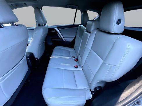 Used 2017 Toyota RAV4 XLE AWD/4WD image 20