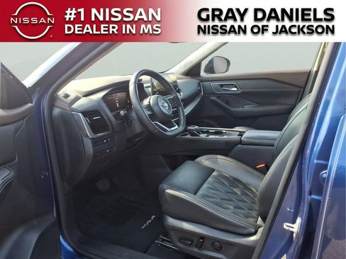 Used 2021 Nissan Rogue Platinum FWD image 24