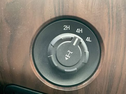 Used 2011 Ford F250 Lariat w/ Lariat Ultimate Pkg image 28