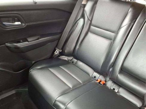 Used 2024 Nissan Rogue SV w/ SV Premium Package FWD image 16