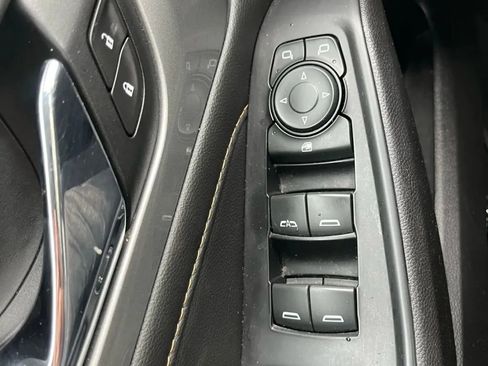 Used 2020 Chevrolet Traverse LT w/ LT Premium Package image 23