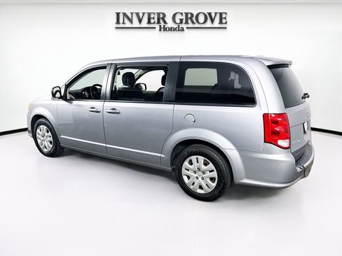 Used 2018 Dodge Grand Caravan SE w/ UConnect Hands-Free Group FWD image 7