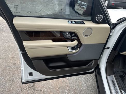 Used 2018 Land Rover Range Rover Long Wheelbase Supercharged image 11