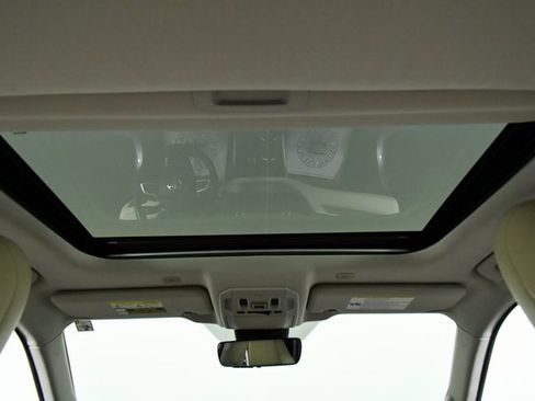 Used 2023 Toyota Highlander Limited image 22