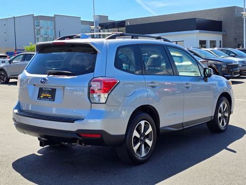 Used 2017 Subaru Forester 2.5i Premium AWD/4WD image 6