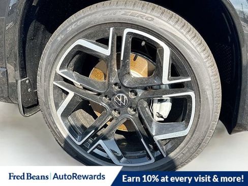 New 2026 Volkswagen Tiguan SEL R-Line image 18