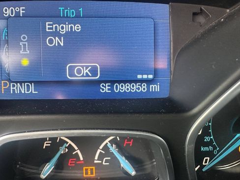 Used 2014 Ford Focus SE w/ SE Winter Package FWD image 18
