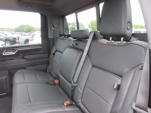 New 2026 GMC Sierra 2500 Denali w/ Denali Reserve Package image 15