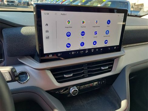 Used 2025 Ford Explorer Active w/ Active Comfort Package image 8