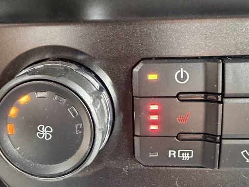Used 2019 Ford F150 XLT w/ Equipment Group 302A Luxury AWD/4WD image 31