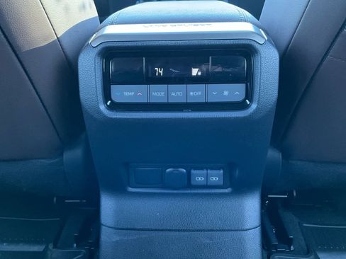 Used 2025 Toyota Land Cruiser image 30