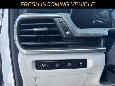 Used 2024 Kia Telluride EX w/ EX Captain's Chair Package image 14