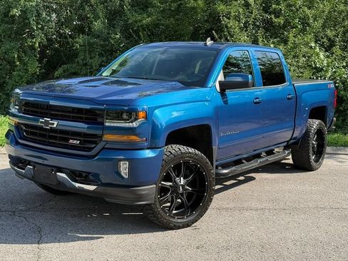 Used 2018 Chevrolet Silverado 1500 LT w/ LT Plus Package AWD/4WD image 1