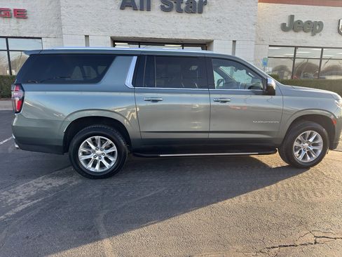 Used 2023 Chevrolet Suburban Premier image 8