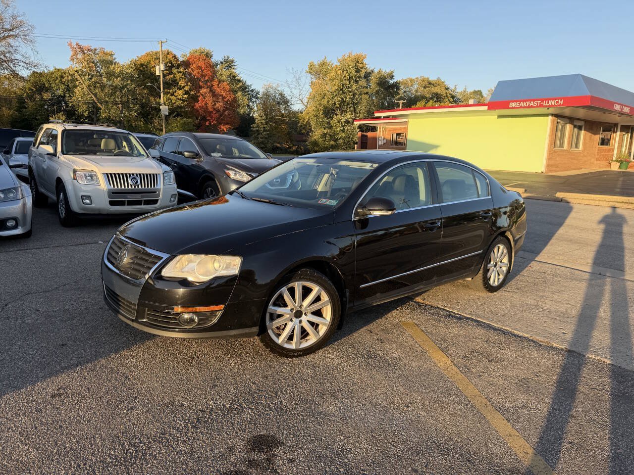 Used 2010 Volkswagen Passat Komfort FWD image 1