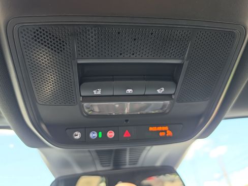 New 2025 Chevrolet Blazer EV LT AWD/4WD image 32