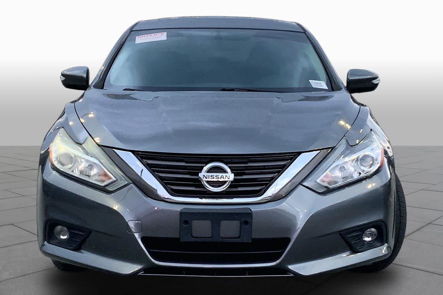 Used 2016 Nissan Altima 2.5 SV w/ Convenience Package FWD image 4