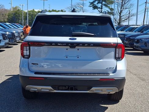 New 2026 Ford Explorer Active image 12