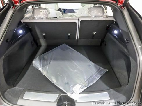 New 2025 Cadillac Lyriq Luxury w/ LPO, Floor Liner Package image 20