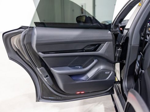 Used 2024 Porsche Taycan 4S image 29