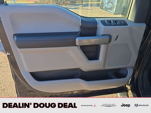 Used 2015 Ford F150 XLT image 11