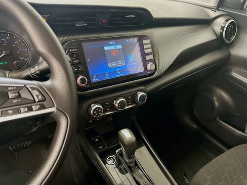 Used 2024 Nissan Kicks SV FWD image 25