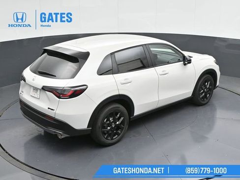 Used 2025 Honda HR-V Sport image 42