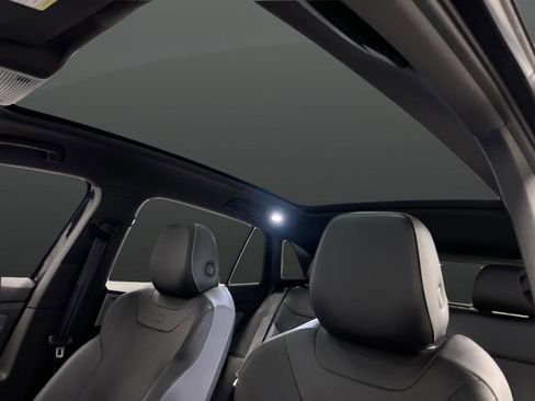 Used 2024 Volkswagen ID.4 Pro S image 7