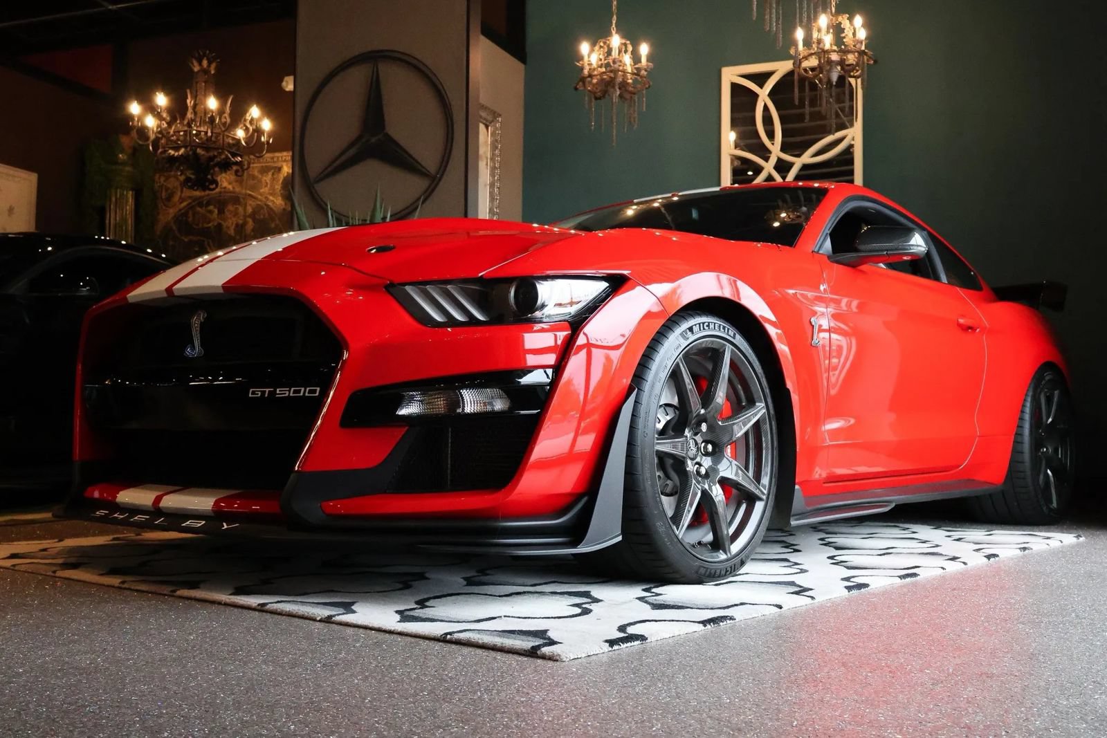 Used 2020 Ford Mustang Shelby GT500 w/ Carbon Fiber Track Pack RWD image 2