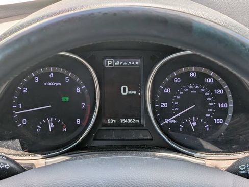 Used 2017 Hyundai Santa Fe Limited AWD/4WD image 27