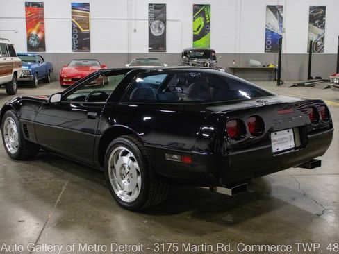 Used 1996 Chevrolet Corvette Coupe RWD image 5