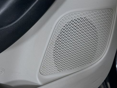 Used 2020 Chrysler Pacifica Touring-L Plus w/ Tire & Wheel Group image 23