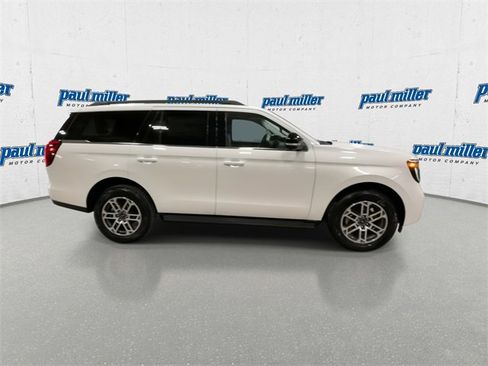 New 2025 Ford Expedition Active image 13