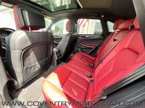 Used 2022 Porsche Macan AWD/4WD image 33