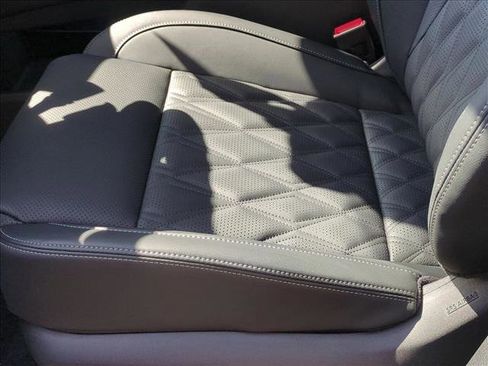 New 2026 Nissan Rogue Platinum image 4