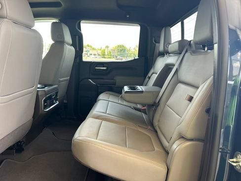Used 2021 GMC Sierra 1500 SLT AWD/4WD image 9