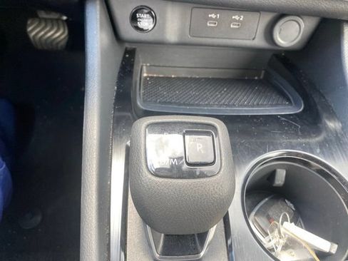 Used 2025 Nissan Rogue SV AWD/4WD image 12