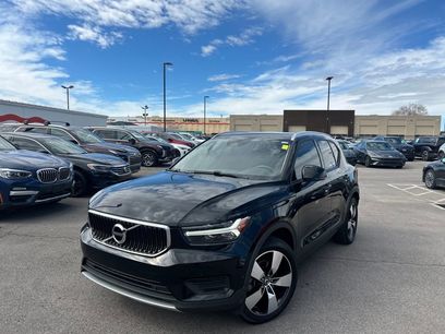 Used 2019 Volvo XC40 T5 Momentum