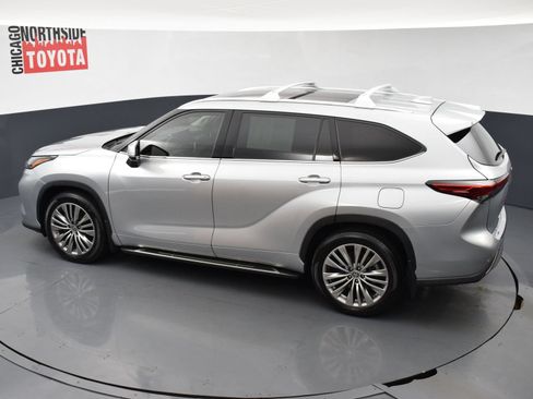 Used 2022 Toyota Highlander Platinum AWD/4WD image 31
