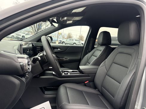 New 2026 Chevrolet Equinox LT w/ Convenience Package II image 12