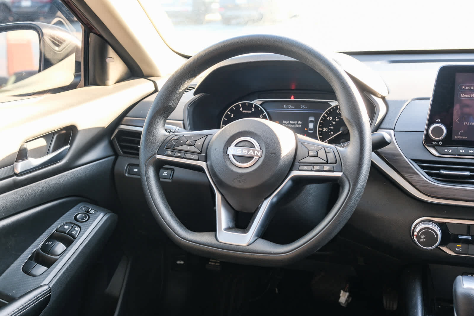 Used 2024 Nissan Altima 2.5 SV FWD image 17