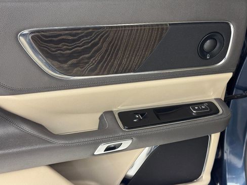Used 2019 Lincoln Continental Reserve image 31