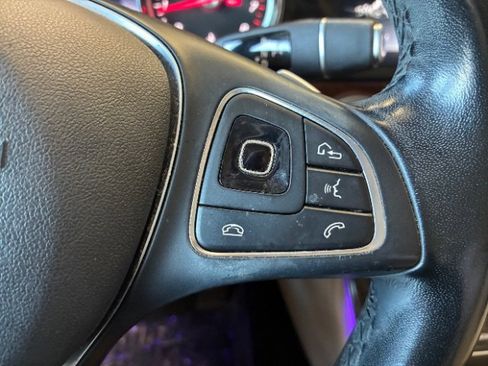 Used 2017 Mercedes-Benz E 400 4MATIC Wagon image 21