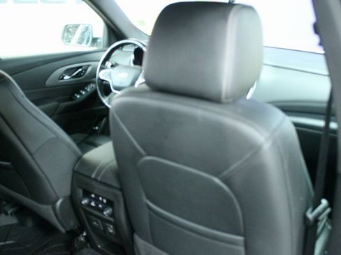 Used 2022 Chevrolet Traverse LT image 10