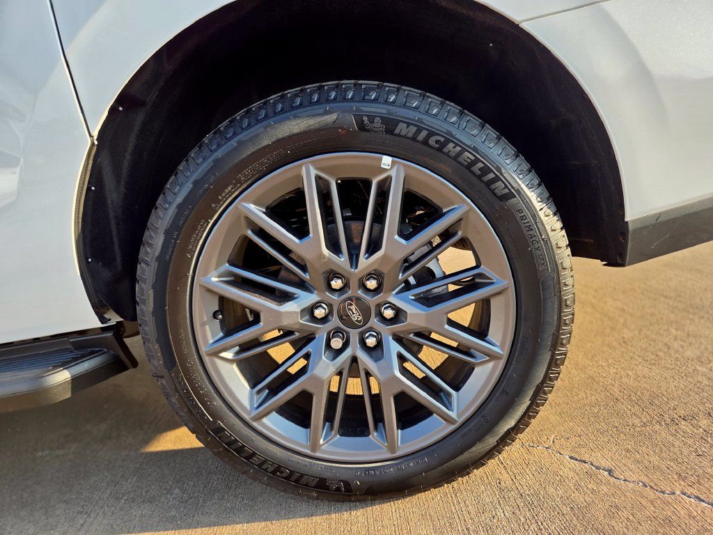 New 2026 Ford Expedition Max Platinum w/ Stealth Appearance Package AWD/4WD image 38