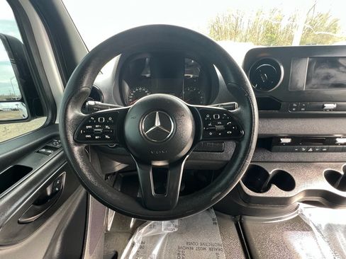 Used 2019 Mercedes-Benz Sprinter 1500 image 17